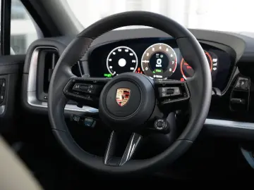 E-Hybrid Coupé ACC-LUFTF.-PANO-MASSAGE-AHK-BOSE