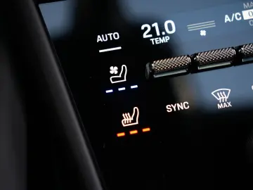 E-Hybrid Coupé ACC-LUFTF.-PANO-MASSAGE-AHK-BOSE
