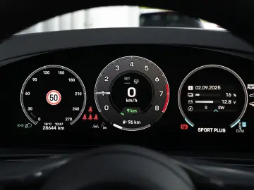 E-Hybrid Coupé ACC-LUFTF.-PANO-MASSAGE-AHK-BOSE
