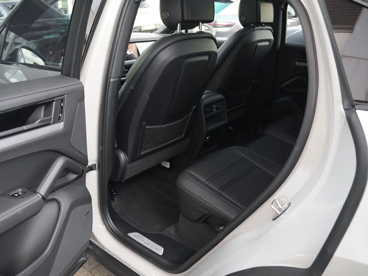 E-Hybrid Coupé ACC-LUFTF.-PANO-MASSAGE-AHK-BOSE