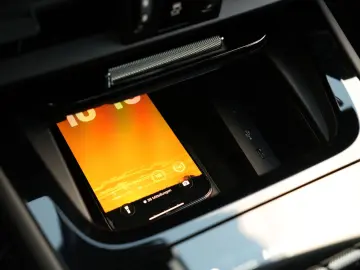 E-Hybrid Coupé ACC-LUFTF.-PANO-MASSAGE-AHK-BOSE