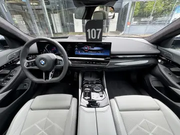 540d xDrive M Sport B&W Autobahnas PANO Sitzlüft