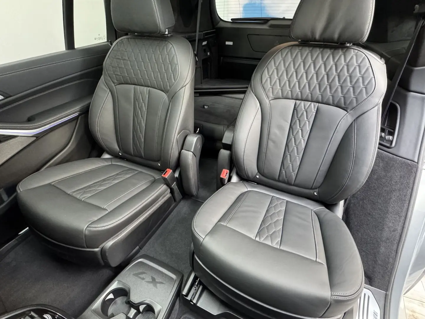 X7 xDrive40i M Sport Pro DrivePro AHK Sky 6Seats