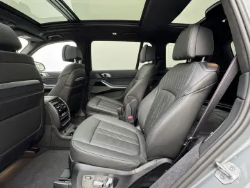 X7 xDrive40i M Sport Pro DrivePro AHK Sky 6Seats
