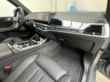 X7 xDrive40i M Sport Pro DrivePro AHK Sky 6Seats