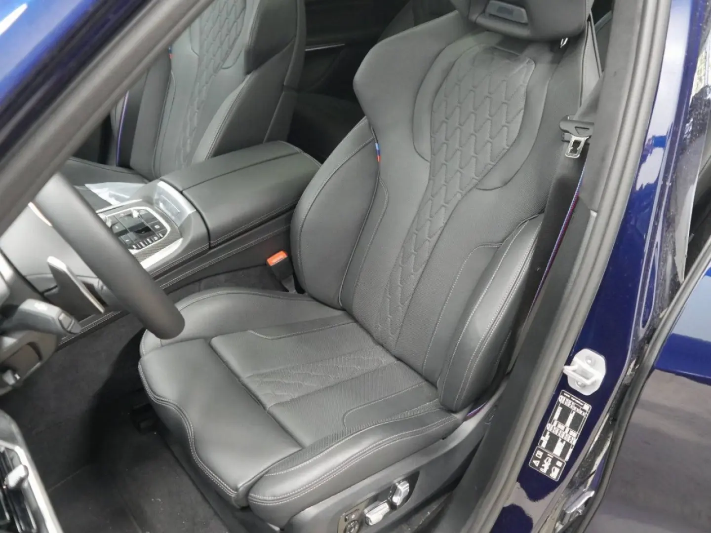 X7 xDr.40i MSport AHK PANO B&W DAPro Massage 22