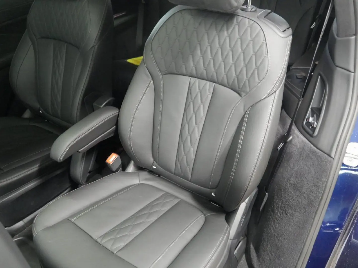 X7 xDr.40i MSport AHK PANO B&W DAPro Massage 22