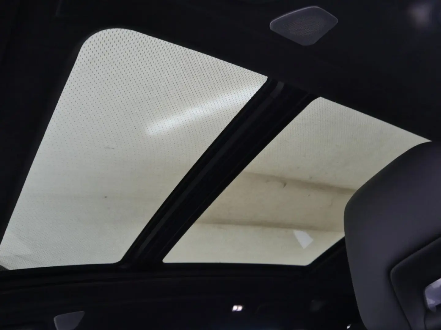 X7 xDr.40i MSport AHK PANO B&W DAPro Massage 22