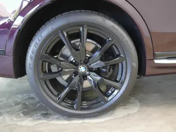 X7 xDr.40i MSport AHK Pano B&W DAPro Massage 22