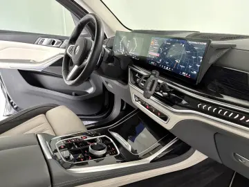 X7 xDrive 40 i M Sport 6-Sitzer Pano H+K 23