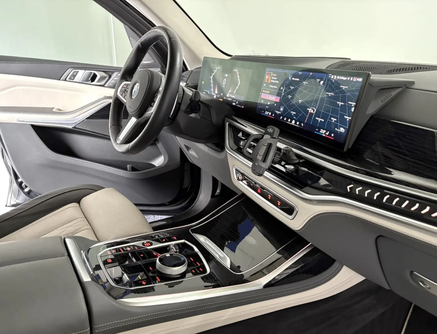 X7 xDrive 40 i M Sport 6-Sitzer Pano H+K 23