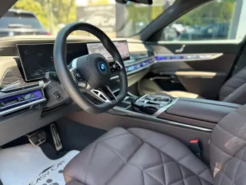 750 e xDrive M Sport B&W/ TV/ PANO/HUD/