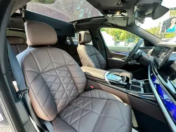750 e xDrive M Sport B&W/ TV/ PANO/HUD/