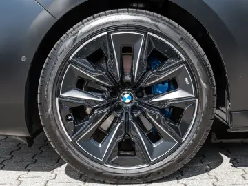 740d xDrive M Sport HUD PANO ACC 360°KAM RFK TV