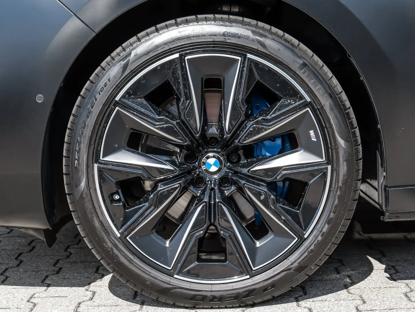 740d xDrive M Sport HUD PANO ACC 360°KAM RFK TV