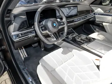 740d xDrive M Sport HUD PANO ACC 360°KAM RFK TV
