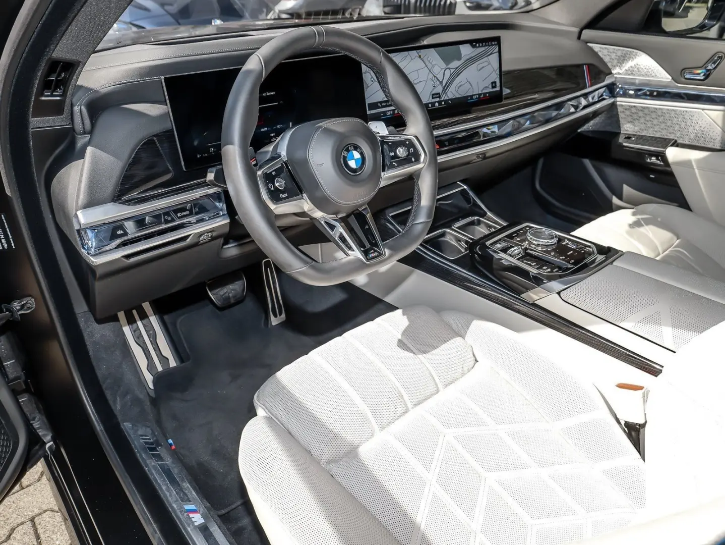 740d xDrive M Sport HUD PANO ACC 360°KAM RFK TV