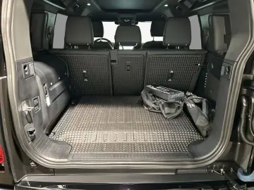 Defender 110 P300e X-Dynamic SE