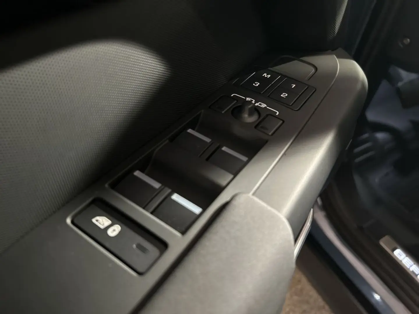Defender 110 P300e X-Dynamic SE