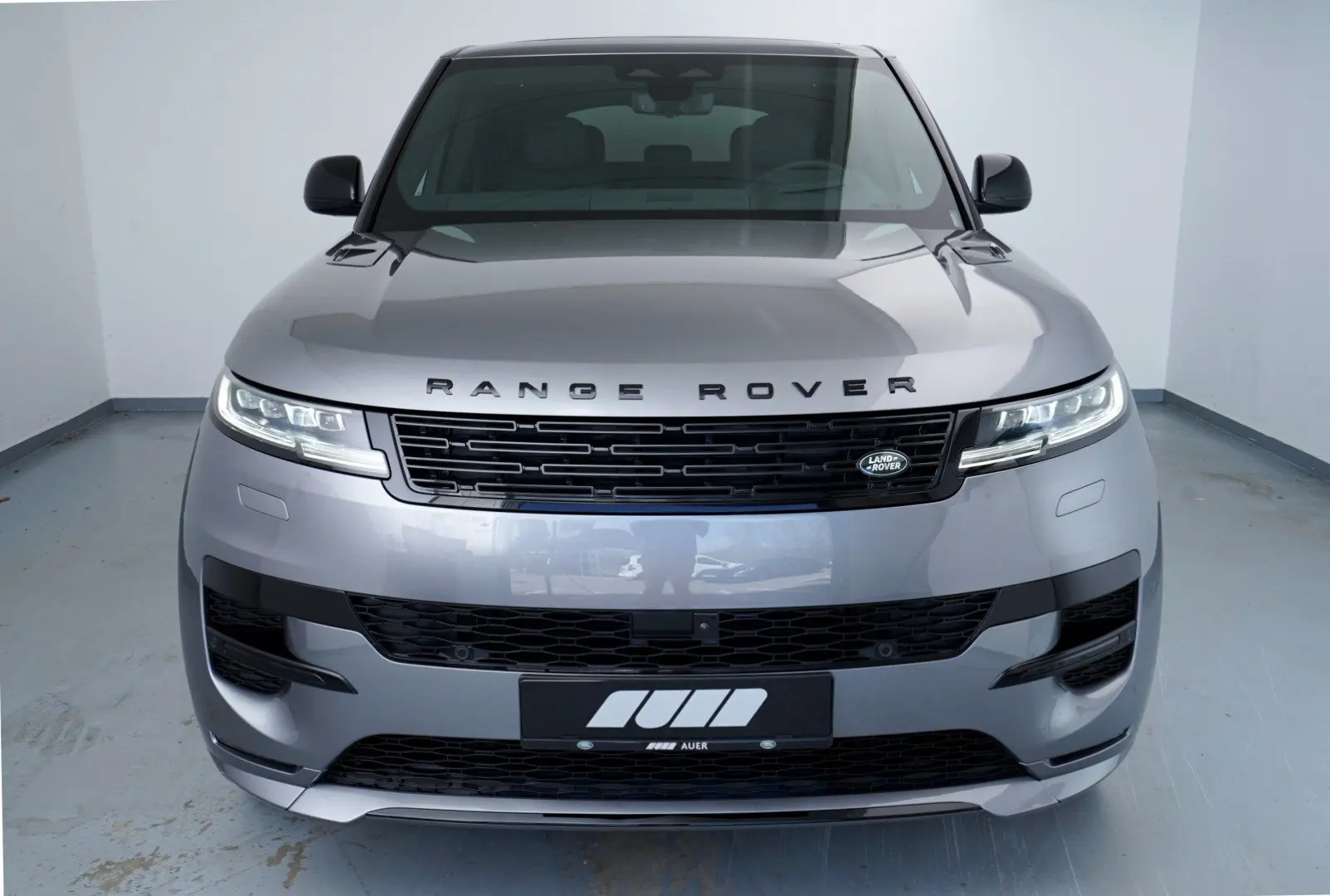Range Rover Sport D300 Dynamic HSE Massage
