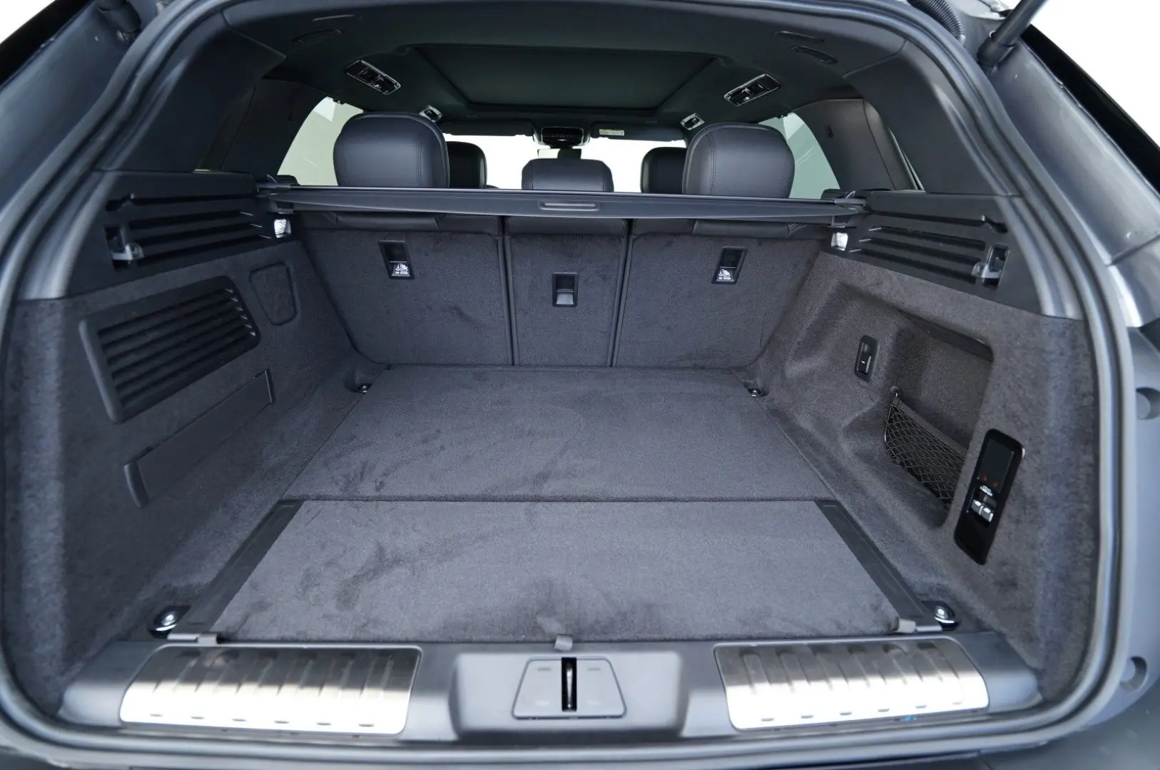 Range Rover Sport D300 Dynamic HSE Massage