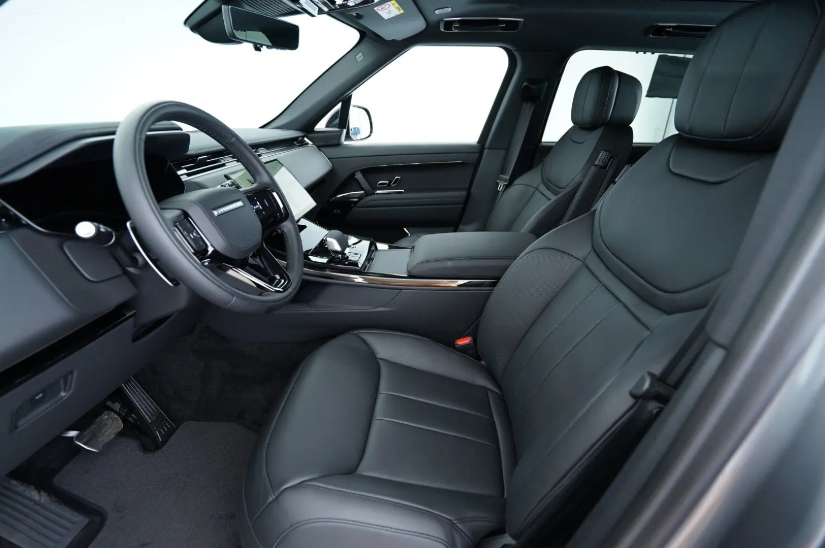 Range Rover Sport D300 Dynamic HSE Massage