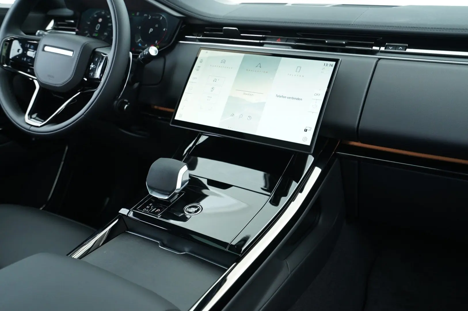 Range Rover Sport D300 Dynamic HSE Massage