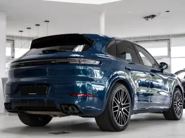 Cayenne Turbo E-Hybrid SportDesign PCCB PDCC