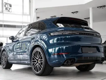 Cayenne Turbo E-Hybrid SportDesign PCCB PDCC