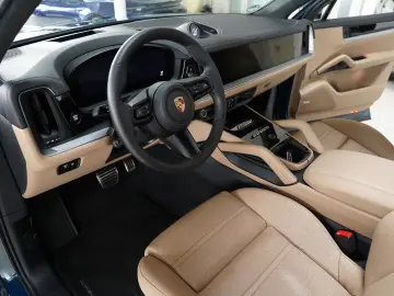 Cayenne Turbo E-Hybrid SportDesign PCCB PDCC
