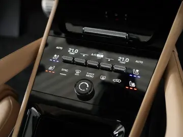 Cayenne Turbo E-Hybrid SportDesign PCCB PDCC