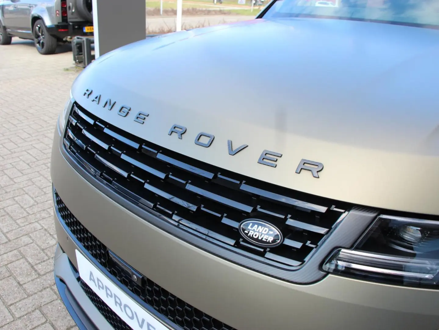 Range Rover Sport P635 SV Edition One Carbon Bro