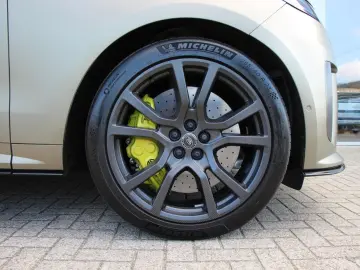 Range Rover Sport P635 SV Edition One Carbon Bro