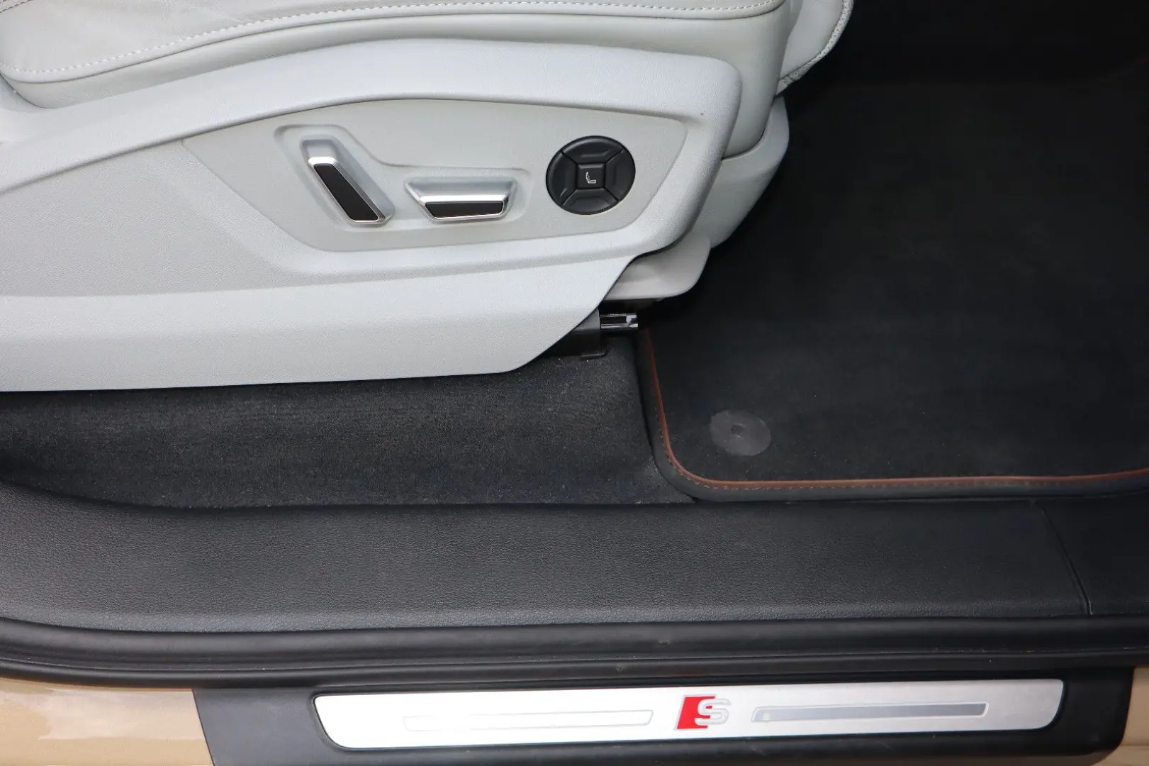 Q7 S-Line 55 TFSI e qu exclusive / UPE 137.135,-