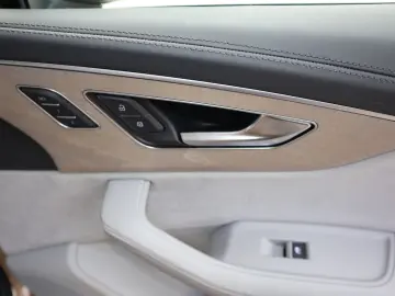 Q7 S-Line 55 TFSI e qu exclusive / UPE 137.135,-