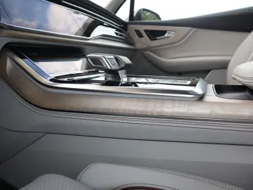 Q7 S-Line 55 TFSI e qu exclusive / UPE 137.135,-