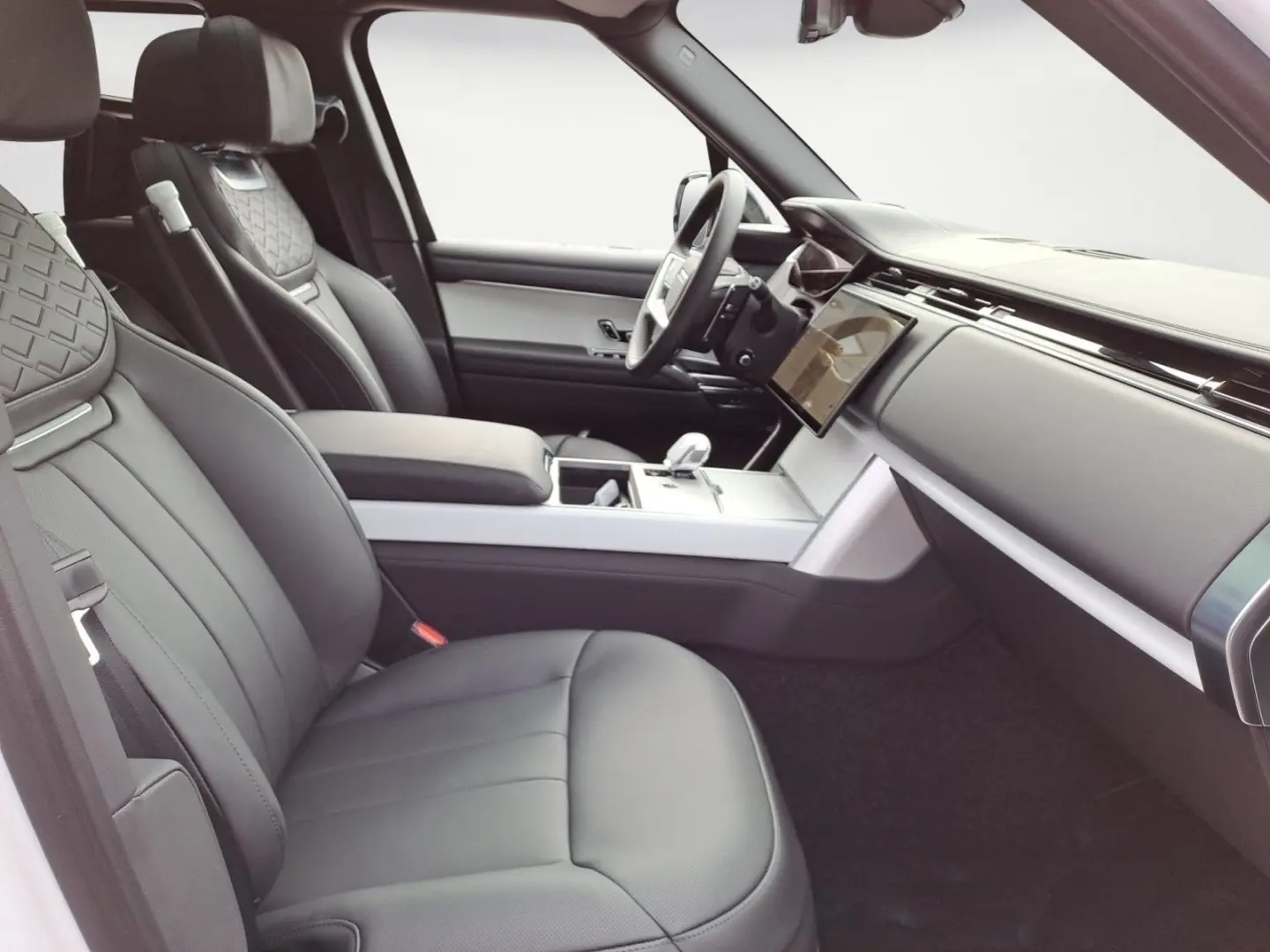 Range Rover P615 LWB SV UVP: 307000,- Ice White