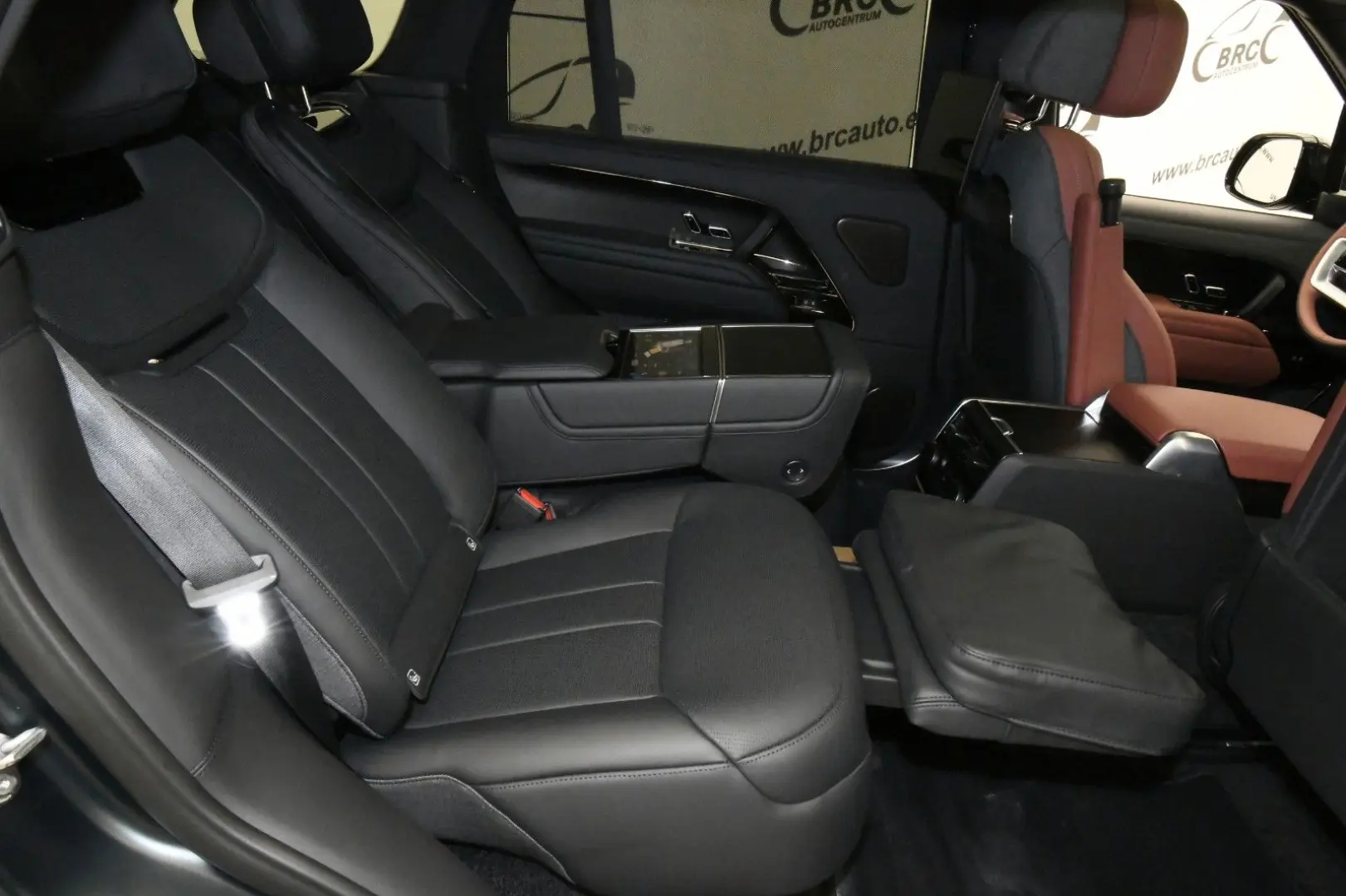 Range Rover SV P615 LWB