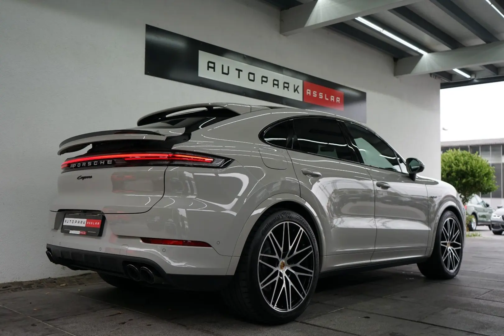 Cayenne Coupe E-Hybrid/SportDesign/Kreide/22z