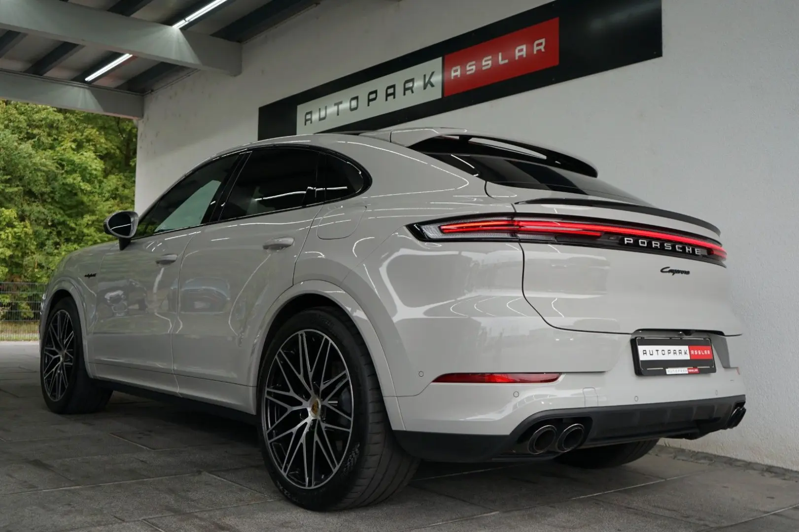 Cayenne Coupe E-Hybrid/SportDesign/Kreide/22z