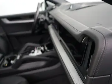 Cayenne Coupe E-Hybrid/SportDesign/Kreide/22z