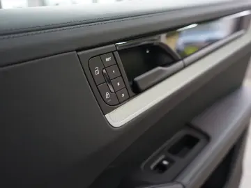 Cayenne Coupe E-Hybrid/SportDesign/Kreide/22z