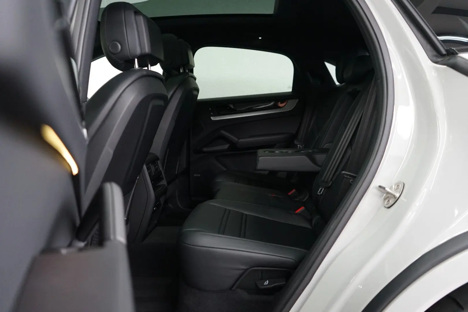 Cayenne Coupe E-Hybrid/SportDesign/Kreide/22z