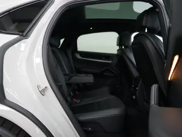 Cayenne Coupe E-Hybrid/SportDesign/Kreide/22z