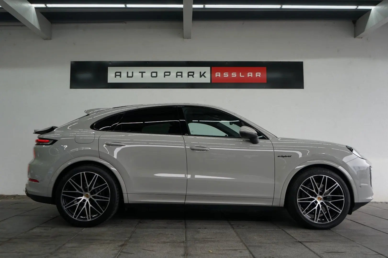 Cayenne Coupe E-Hybrid/SportDesign/Kreide/22z