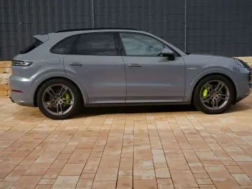Cayenne E-Hybrid *SportDesign*AHK*PANO