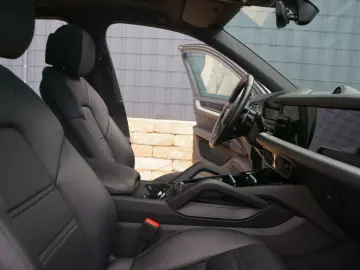 Cayenne E-Hybrid *SportDesign*AHK*PANO