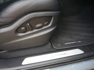 Cayenne E-Hybrid *SportDesign*AHK*PANO