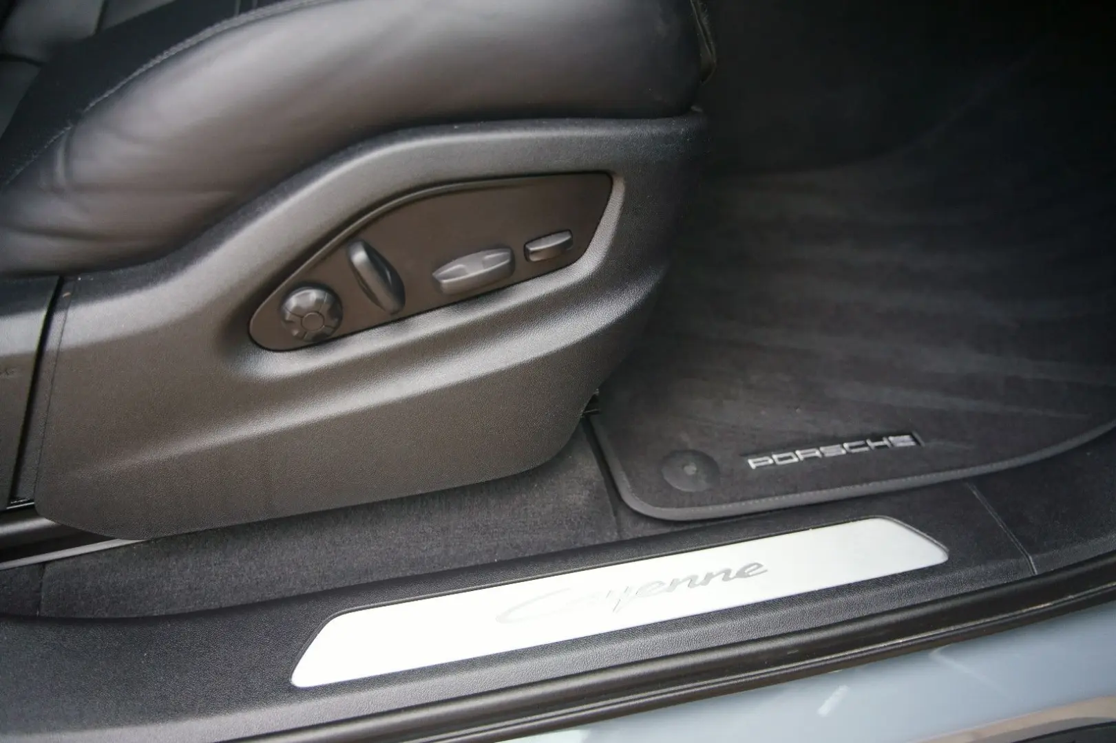 Cayenne E-Hybrid *SportDesign*AHK*PANO