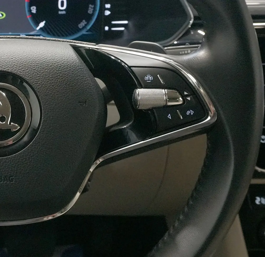 Superb Lim. 2.0 TDI L&K*TEMP*DAB*MATRIX*LHZ*